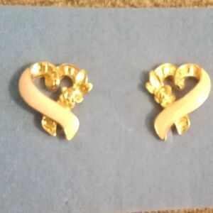 ⭐️5/$25 SALE Viintage Avon breast cancer awareness clip on pink ribbon earrings